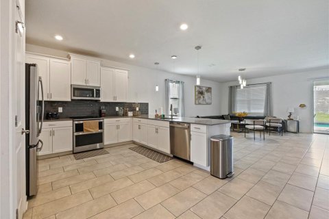 Casa en venta en Davenport, Florida, 8 dormitorios, 405.98 m2 № 1632007 - foto 18