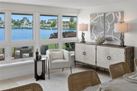 Villa ou maison à vendre à Treasure Island, Floride: 3 chambres, 205.59 m2 № 2411401 - photo 15