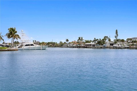 Villa ou maison à vendre à Treasure Island, Floride: 3 chambres, 205.59 m2 № 2411401 - photo 29