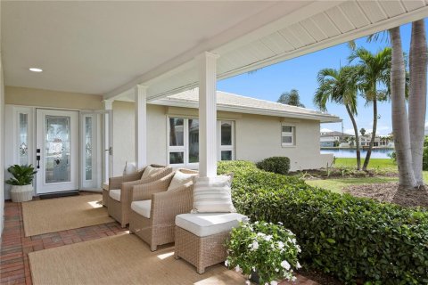 Villa ou maison à vendre à Treasure Island, Floride: 3 chambres, 205.59 m2 № 2411401 - photo 3
