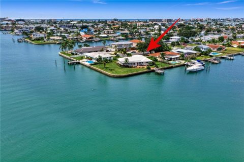 Villa ou maison à Treasure Island, Floride 3 chambres, 205.59 m2 № 2411401