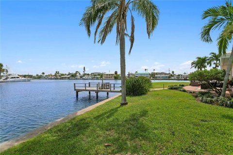 Villa ou maison à vendre à Treasure Island, Floride: 3 chambres, 205.59 m2 № 2411401 - photo 30