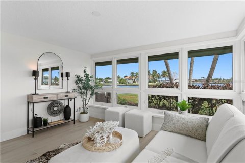 Villa ou maison à vendre à Treasure Island, Floride: 3 chambres, 205.59 m2 № 2411401 - photo 17