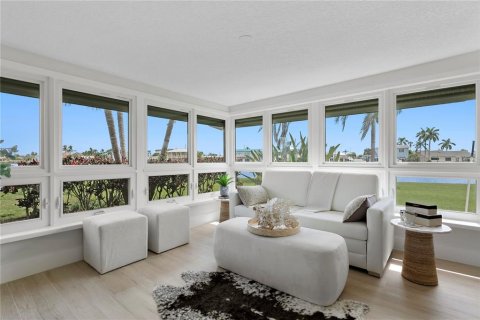 Villa ou maison à vendre à Treasure Island, Floride: 3 chambres, 205.59 m2 № 2411401 - photo 16