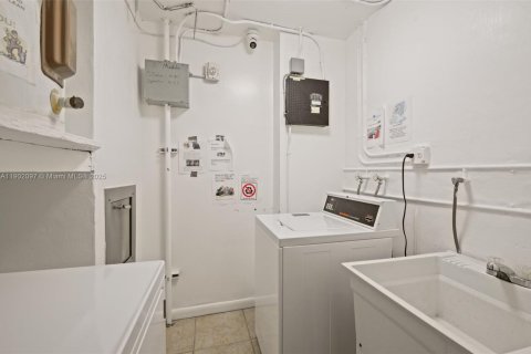 Copropriété à vendre à Hallandale Beach, Floride: 2 chambres, 102.19 m2 № 1952969 - photo 26