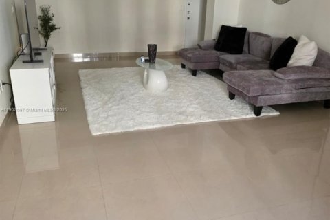 Copropriété à vendre à Hallandale Beach, Floride: 2 chambres, 102.19 m2 № 1952969 - photo 14