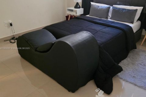 Copropriété à vendre à Hallandale Beach, Floride: 2 chambres, 102.19 m2 № 1952969 - photo 15