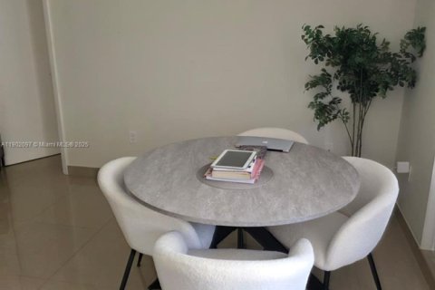 Copropriété à vendre à Hallandale Beach, Floride: 2 chambres, 102.19 m2 № 1952969 - photo 12