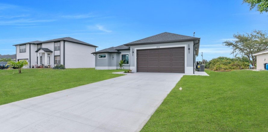 House in Lehigh Acres, Florida 3 bedrooms, 142.23 sq.m. № 2003262