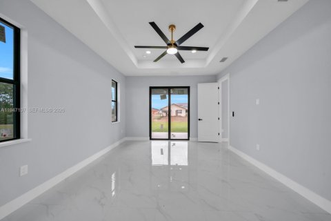 House in Lehigh Acres, Florida 3 bedrooms, 142.23 sq.m. № 2003262 - photo 18