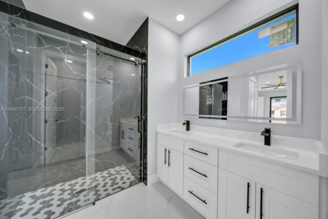 House in Lehigh Acres, Florida 3 bedrooms, 142.23 sq.m. № 2003262 - photo 16