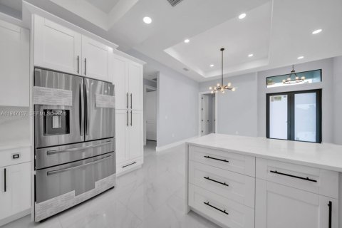 House in Lehigh Acres, Florida 3 bedrooms, 142.23 sq.m. № 2003262 - photo 11