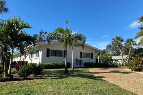 House in Sarasota, Florida 4 bedrooms, 185.43 sq.m. № 2105994