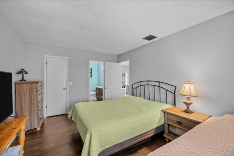 House in Port St. Lucie, Florida 3 bedrooms, 146.23 sq.m. № 2389866 - photo 21