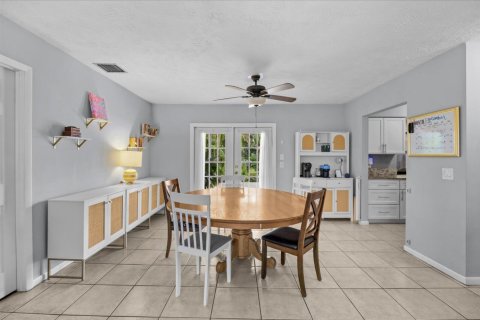 House in Port St. Lucie, Florida 3 bedrooms, 146.23 sq.m. № 2389866 - photo 9