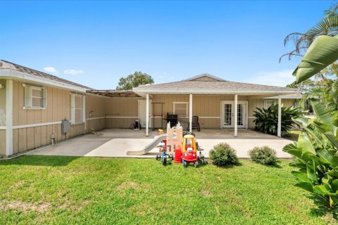 House in Port St. Lucie, Florida 3 bedrooms, 146.23 sq.m. № 2389866 - photo 30