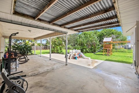 House in Port St. Lucie, Florida 3 bedrooms, 146.23 sq.m. № 2389866 - photo 29