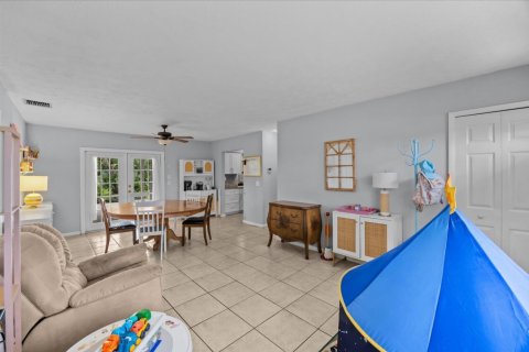 House in Port St. Lucie, Florida 3 bedrooms, 146.23 sq.m. № 2389866 - photo 7