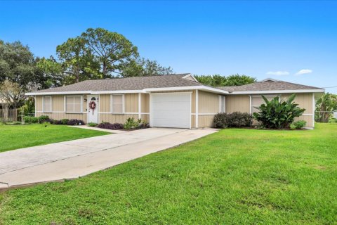House in Port St. Lucie, Florida 3 bedrooms, 146.23 sq.m. № 2389866