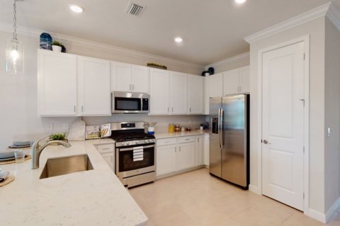 Townhouse in BRIDGEWATER AT VIERA in Melbourne, Florida 3 bedrooms, 150 sq.m. № 67932 - photo 1