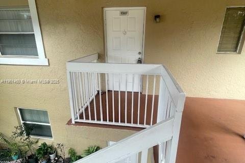 Снять в аренду кондоминиум в Корал-Спрингс, Флорида 2 спальни, № 1951716 - фото 2