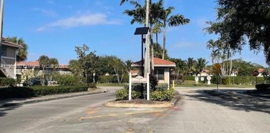 Кондоминиум с 2 спальнями в Корал-Спрингс, Флорида № 1951716