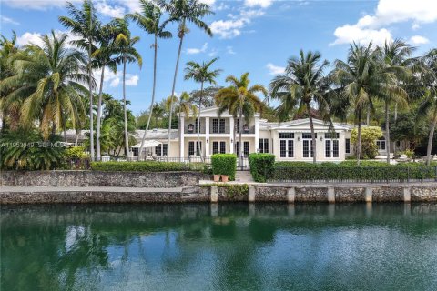 House in Coral Gables, Florida 7 bedrooms, 798.96 sq.m. № 2007774