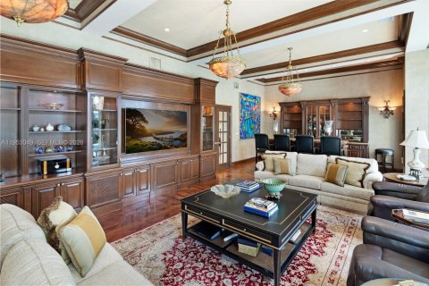 House in Coral Gables, Florida 7 bedrooms, 798.96 sq.m. № 2007774 - photo 20