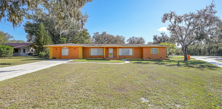 House in Arcadia, Florida 3 bedrooms, 166.57 sq.m. № 2094395