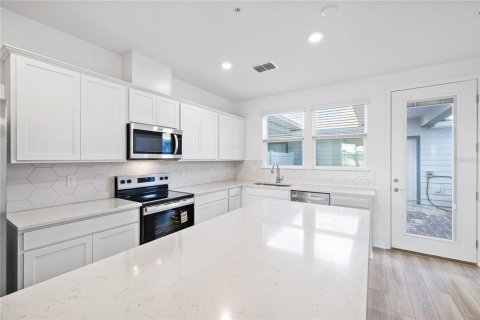 Touwnhouse à louer à Clermont, Floride: 3 chambres, 153.47 m2 № 2429247 - photo 9