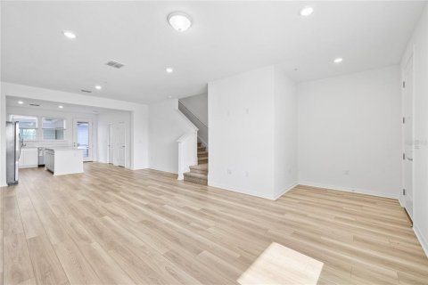 Touwnhouse à louer à Clermont, Floride: 3 chambres, 153.47 m2 № 2429247 - photo 5