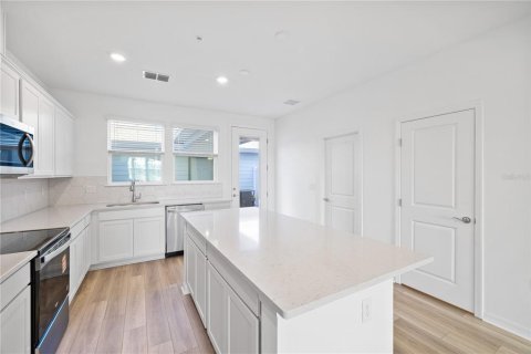 Touwnhouse à louer à Clermont, Floride: 3 chambres, 153.47 m2 № 2429247 - photo 8