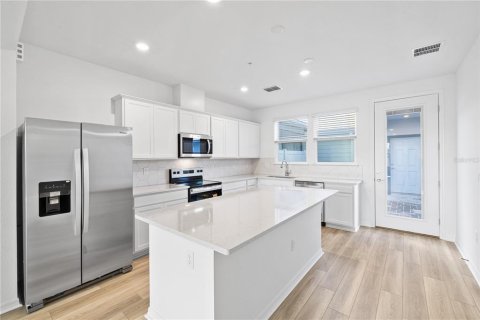 Touwnhouse à louer à Clermont, Floride: 3 chambres, 153.47 m2 № 2429247 - photo 7