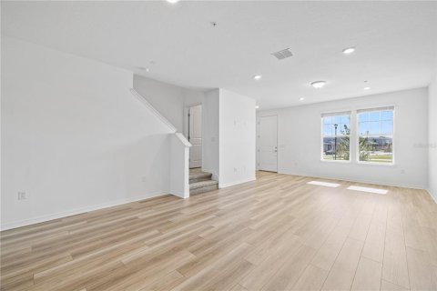 Touwnhouse à louer à Clermont, Floride: 3 chambres, 153.47 m2 № 2429247 - photo 6