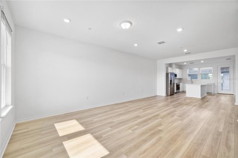 Touwnhouse à louer à Clermont, Floride: 3 chambres, 153.47 m2 № 2429247 - photo 4