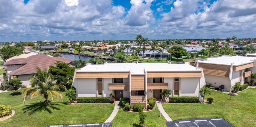 Condominio en Punta Gorda, Florida, 2 dormitorios  № 1914202