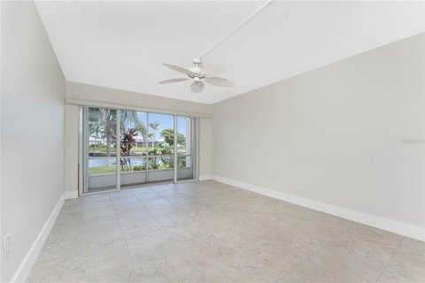 Condominio en venta en Punta Gorda, Florida, 2 dormitorios, 103.49 m2 № 1914202 - foto 21