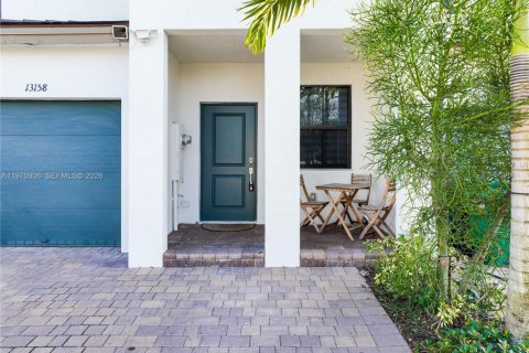 Купить таунхаус в Хомстед, Флорида 4 спальни, 169.08м2, № 2045954 - фото 2