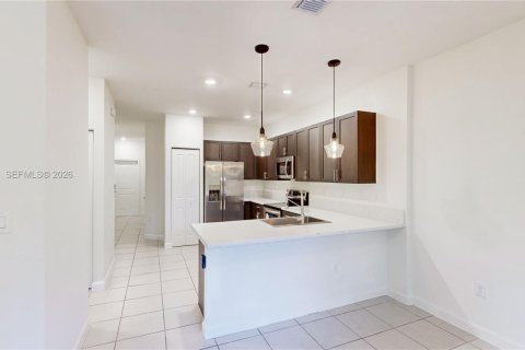Купить таунхаус в Хомстед, Флорида 4 спальни, 169.08м2, № 2045954 - фото 10