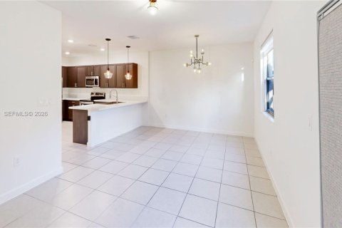 Купить таунхаус в Хомстед, Флорида 4 спальни, 169.08м2, № 2045954 - фото 14