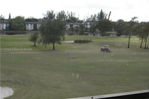 Copropriété à vendre à Lauderhill, Floride: 2 chambres, 94.39 m2 № 2014627 - photo 3