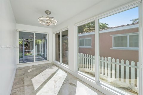 Casa en venta en Coral Gables, Florida, 2 dormitorios, 143.53 m2 № 2026827 - foto 9