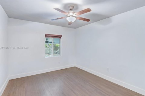 Casa en venta en Coral Gables, Florida, 2 dormitorios, 143.53 m2 № 2026827 - foto 13