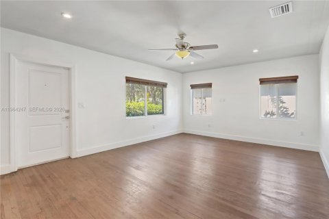 Casa en venta en Coral Gables, Florida, 2 dormitorios, 143.53 m2 № 2026827 - foto 3