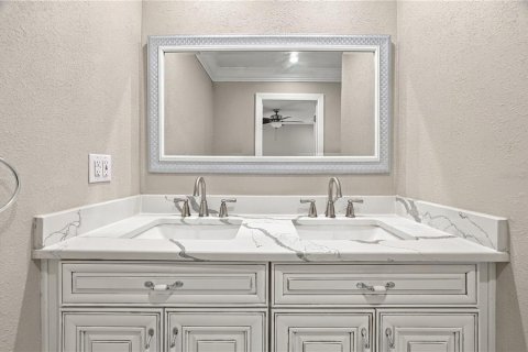 Купить виллу или дом в Брэндон, Флорида 6 комнат, 126.35м2, № 2430501 - фото 16