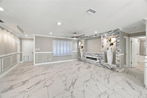 Купить виллу или дом в Брэндон, Флорида 6 комнат, 126.35м2, № 2430501 - фото 5