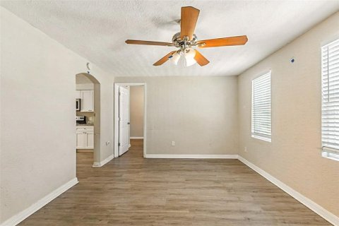 Villa ou maison à vendre à Tampa, Floride: 4 chambres, 132.29 m2 № 1912514 - photo 6