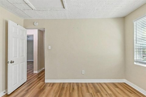 Villa ou maison à vendre à Tampa, Floride: 4 chambres, 132.29 m2 № 1912514 - photo 27