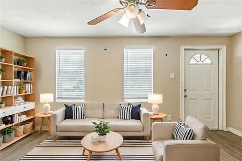 Villa ou maison à vendre à Tampa, Floride: 4 chambres, 132.29 m2 № 1912514 - photo 3