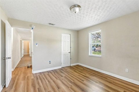Villa ou maison à vendre à Tampa, Floride: 4 chambres, 132.29 m2 № 1912514 - photo 17